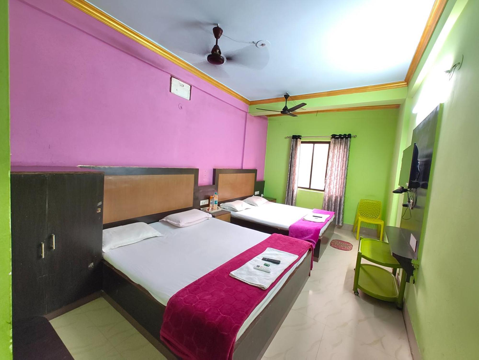 Goroomgo Samrat Palace Puri Near Sea Beach With Parking Facilities - Restaurant Available - Couple Friendly Buitenkant foto