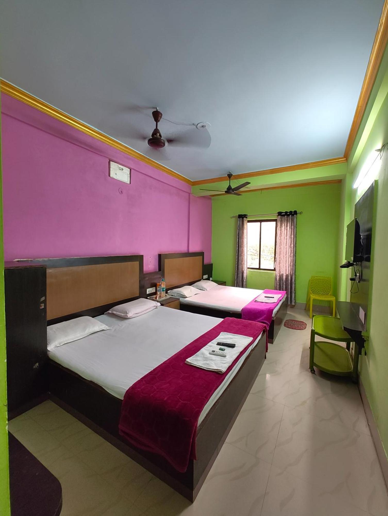 Goroomgo Samrat Palace Puri Near Sea Beach With Parking Facilities - Restaurant Available - Couple Friendly Buitenkant foto