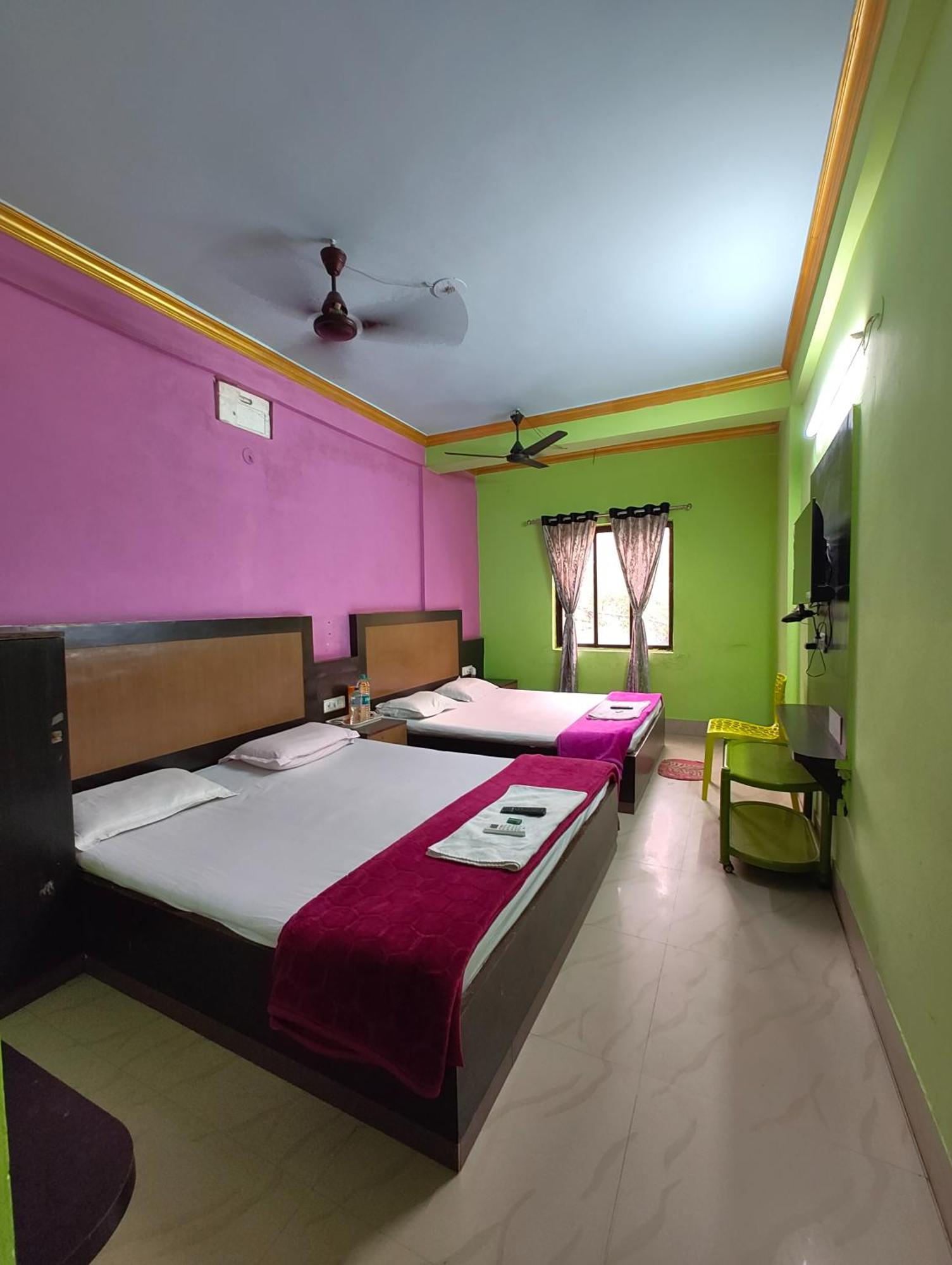 Goroomgo Samrat Palace Puri Near Sea Beach With Parking Facilities - Restaurant Available - Couple Friendly Buitenkant foto