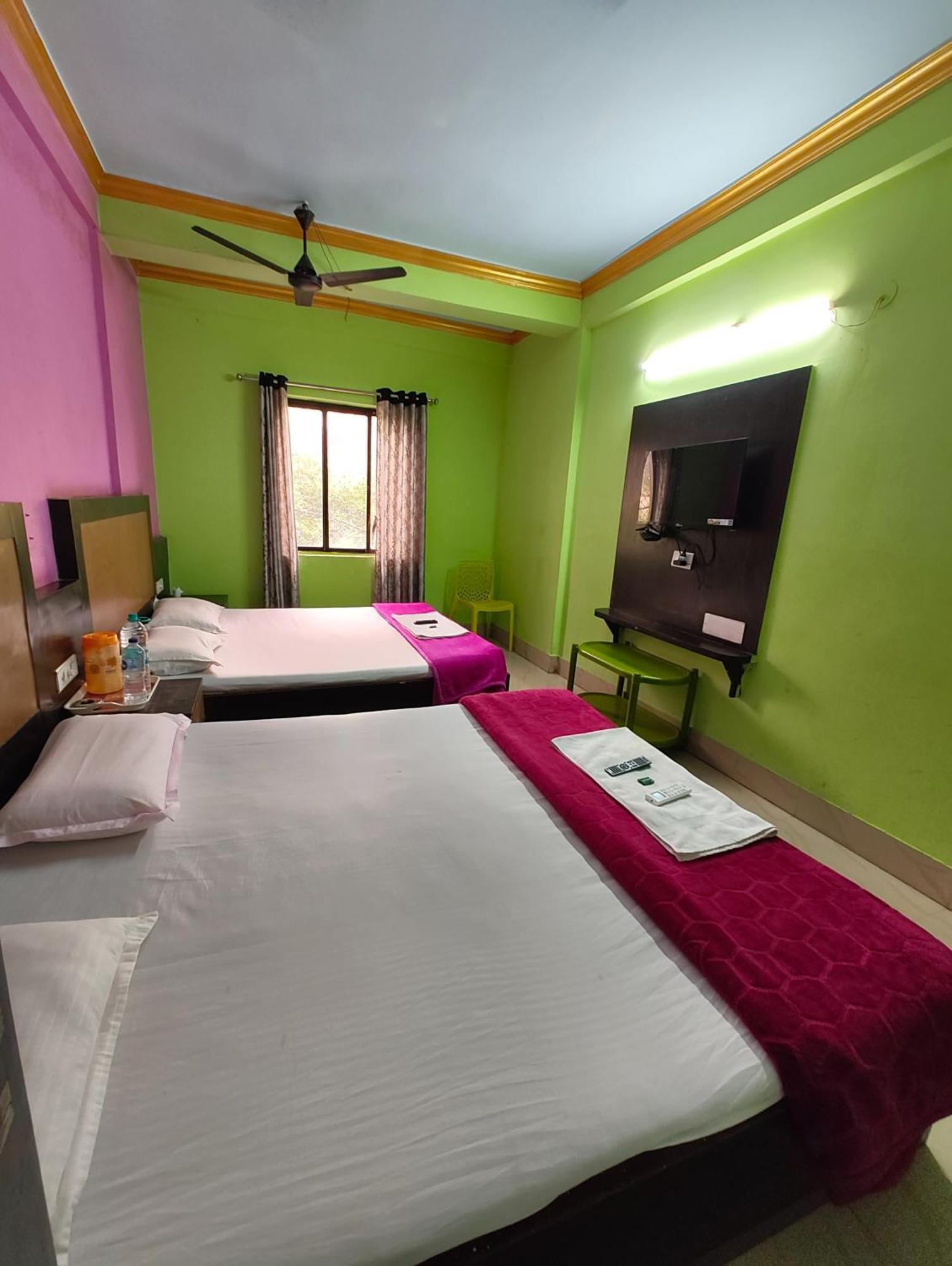 Goroomgo Samrat Palace Puri Near Sea Beach With Parking Facilities - Restaurant Available - Couple Friendly Buitenkant foto