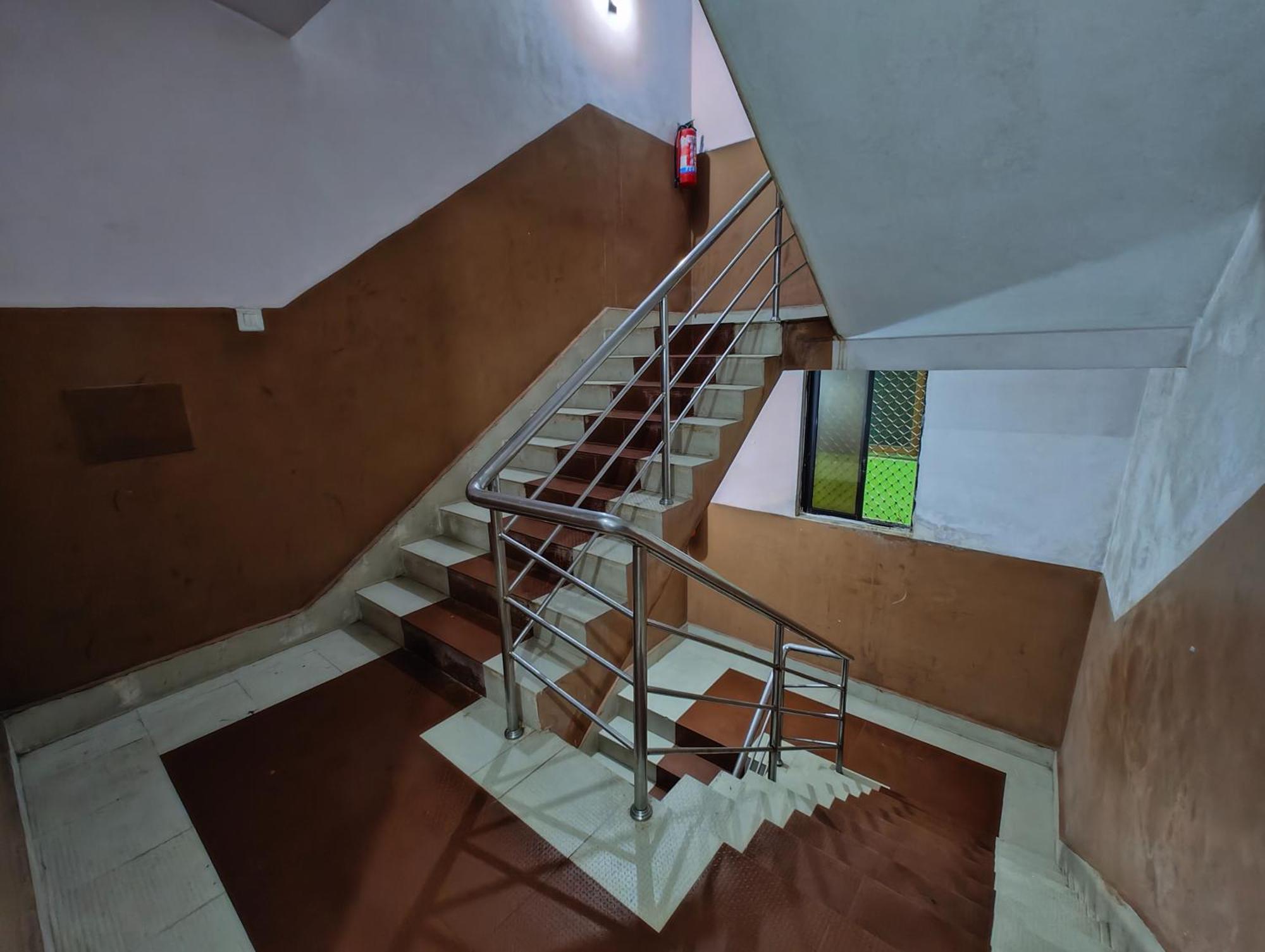 Goroomgo Samrat Palace Puri Near Sea Beach With Parking Facilities - Restaurant Available - Couple Friendly Buitenkant foto