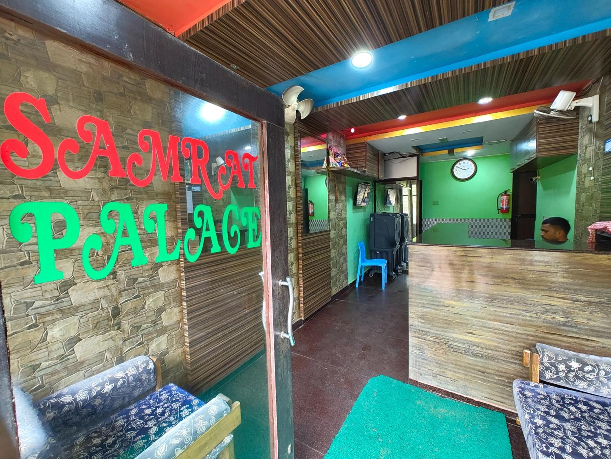 Goroomgo Samrat Palace Puri Near Sea Beach With Parking Facilities - Restaurant Available - Couple Friendly Buitenkant foto